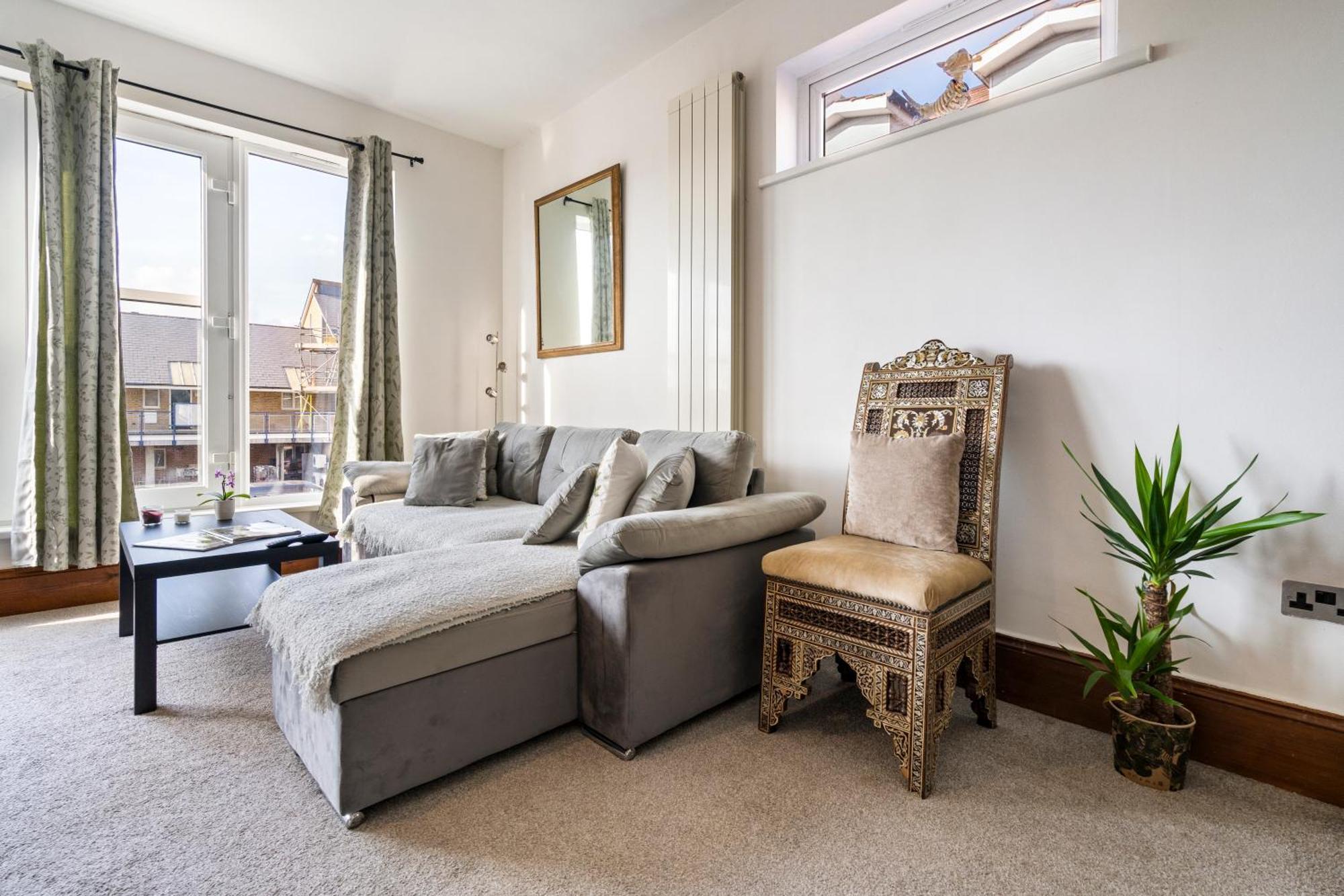 Modern 2 Bedroom Apartment In Mitcham, London Экстерьер фото