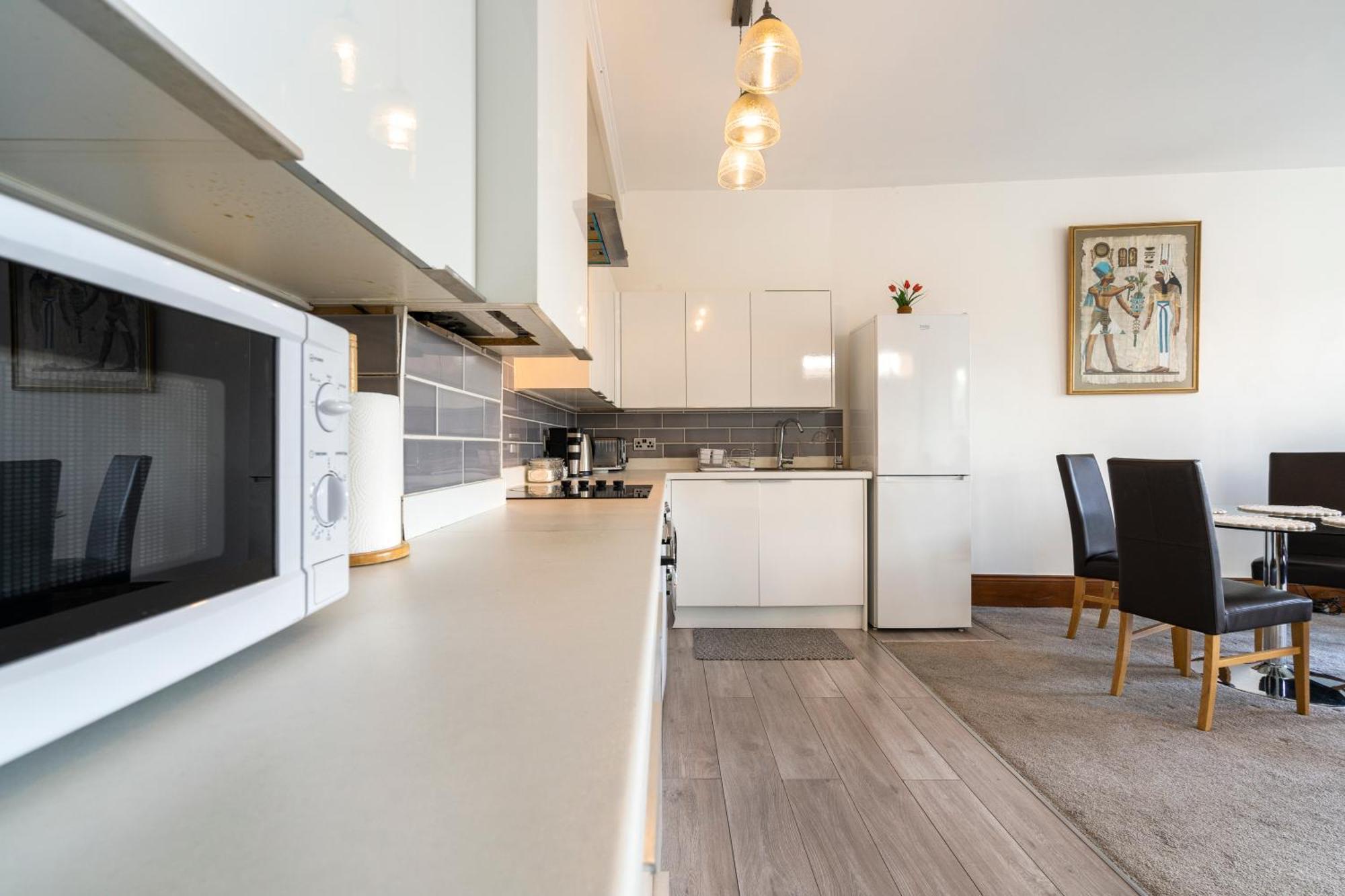 Modern 2 Bedroom Apartment In Mitcham, London Экстерьер фото